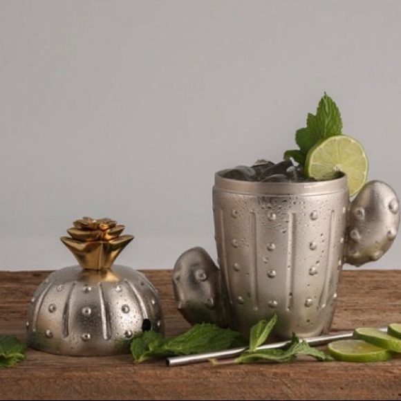 🌵 🍍24 oz Stainless/gold tone cactus tumbler - Picture 8 of 13